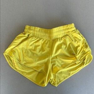 Lululemon Hotty Hot Short II *2.5"